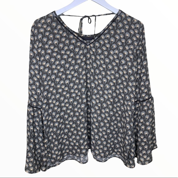 ANN TAYLOR LOFT Boho Peacock Feather Print Blouse With Bell Sleeves Grey Large - Picture 1 of 10